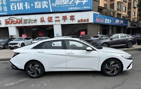 Hyundai Elantra, 2024 год, 1 980 000 рублей, 5 фотография