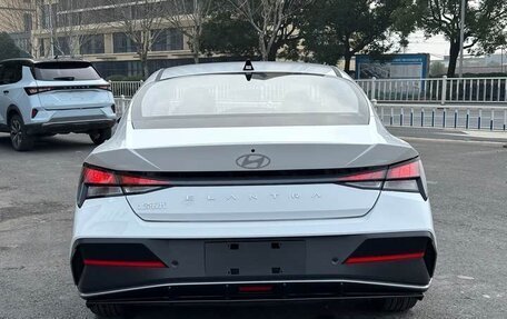 Hyundai Elantra, 2024 год, 1 980 000 рублей, 4 фотография