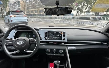 Hyundai Elantra, 2024 год, 1 980 000 рублей, 7 фотография