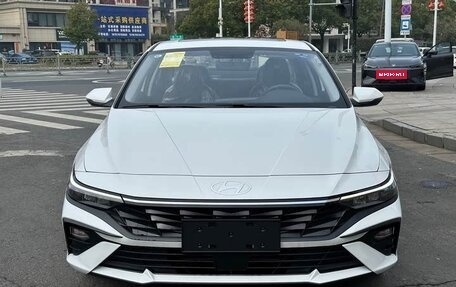 Hyundai Elantra, 2024 год, 1 980 000 рублей, 2 фотография