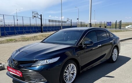 Toyota Camry, 2018 год, 3 050 000 рублей, 9 фотография