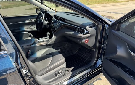 Toyota Camry, 2018 год, 3 050 000 рублей, 22 фотография