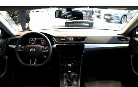 Skoda Superb III рестайлинг, 2025 год, 3 500 000 рублей, 10 фотография