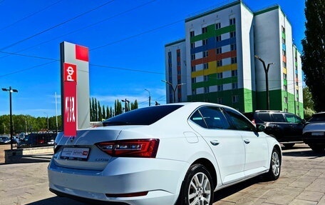Skoda Superb III рестайлинг, 2018 год, 1 971 600 рублей, 2 фотография