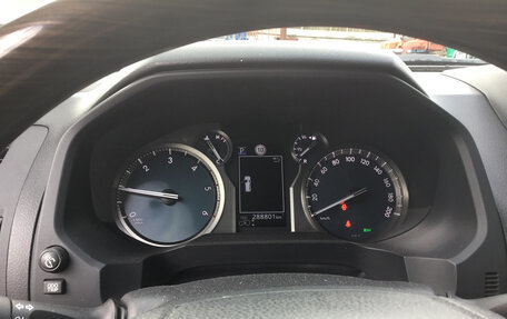 Toyota Land Cruiser Prado 150 рестайлинг 2, 2017 год, 4 600 000 рублей, 5 фотография