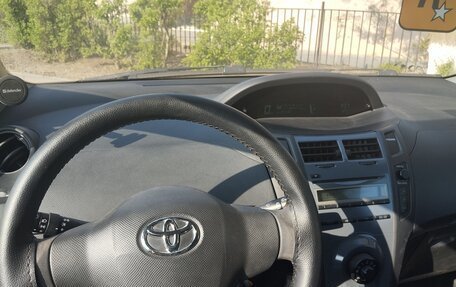 Toyota Yaris III рестайлинг, 2010 год, 550 000 рублей, 5 фотография