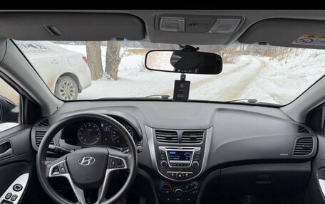 Hyundai Solaris II рестайлинг, 2016 год, 1 200 000 рублей, 4 фотография