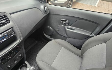 Renault Logan II, 2020 год, 754 000 рублей, 25 фотография