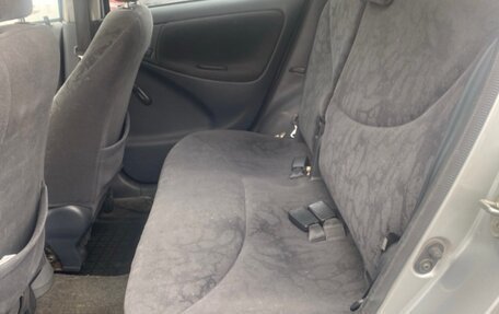 Toyota Yaris I рестайлинг, 2001 год, 245 000 рублей, 6 фотография