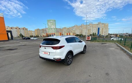 KIA Sportage IV рестайлинг, 2020 год, 2 400 000 рублей, 4 фотография