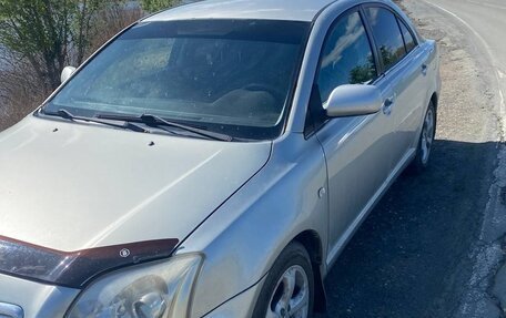 Toyota Avensis III рестайлинг, 2005 год, 610 000 рублей, 3 фотография