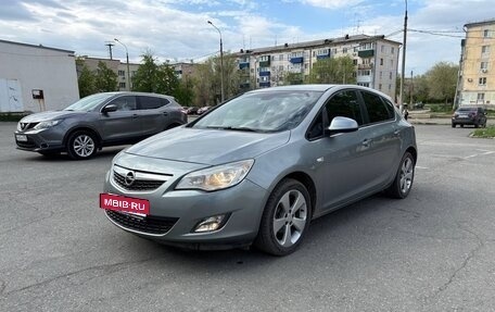 Opel Astra J, 2010 год, 750 000 рублей, 3 фотография