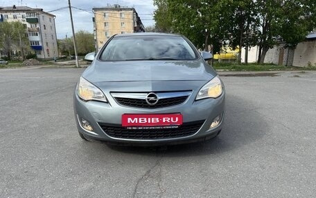 Opel Astra J, 2010 год, 750 000 рублей, 2 фотография