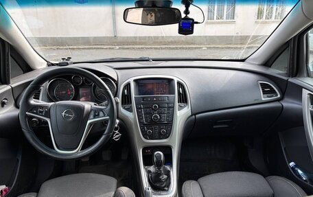 Opel Astra J, 2010 год, 750 000 рублей, 13 фотография
