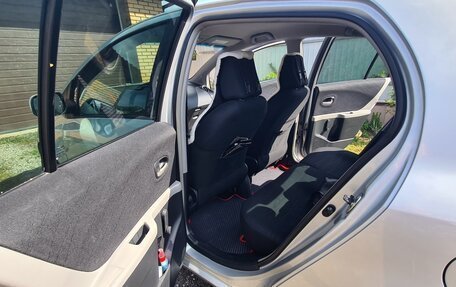 Toyota Yaris III рестайлинг, 2007 год, 590 000 рублей, 14 фотография