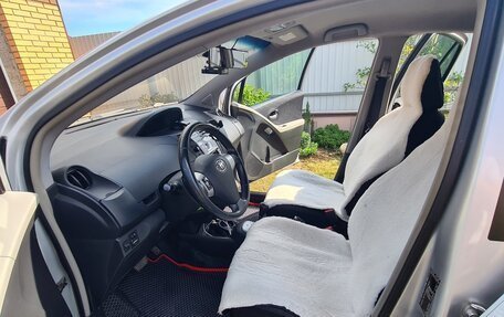 Toyota Yaris III рестайлинг, 2007 год, 590 000 рублей, 13 фотография