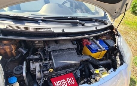 Toyota Yaris III рестайлинг, 2007 год, 590 000 рублей, 18 фотография