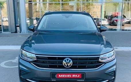 Volkswagen Tiguan II, 2021 год, 2 659 000 рублей, 2 фотография