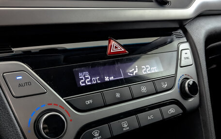 Hyundai Elantra VI рестайлинг, 2017 год, 1 400 000 рублей, 21 фотография
