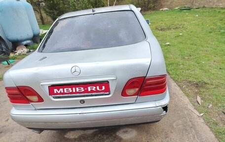 Mercedes-Benz E-Класс, 1997 год, 200 000 рублей, 4 фотография