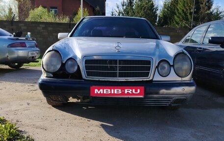 Mercedes-Benz E-Класс, 1997 год, 200 000 рублей, 5 фотография