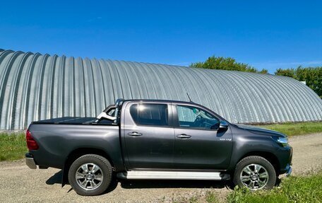 Toyota Hilux VIII, 2017 год, 3 700 000 рублей, 6 фотография