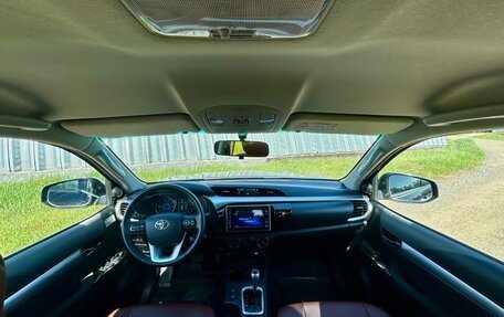 Toyota Hilux VIII, 2017 год, 3 700 000 рублей, 10 фотография