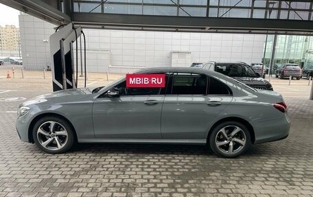 Mercedes-Benz E-Класс, 2022 год, 5 350 000 рублей, 8 фотография