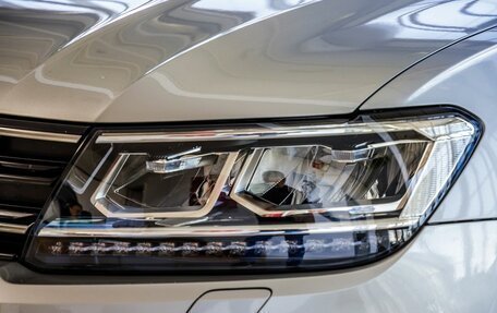 Volkswagen Tiguan II, 2019 год, 2 548 000 рублей, 9 фотография
