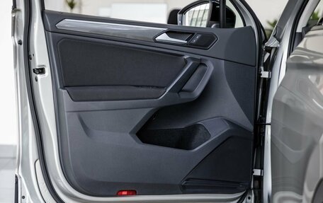 Volkswagen Tiguan II, 2019 год, 2 548 000 рублей, 13 фотография