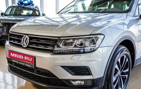 Volkswagen Tiguan II, 2019 год, 2 548 000 рублей, 10 фотография