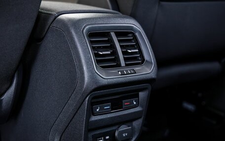 Volkswagen Tiguan II, 2019 год, 2 548 000 рублей, 23 фотография