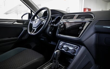 Volkswagen Tiguan II, 2019 год, 2 548 000 рублей, 26 фотография