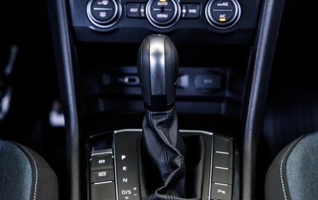Volkswagen Tiguan II, 2019 год, 2 548 000 рублей, 34 фотография