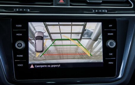 Volkswagen Tiguan II, 2019 год, 2 548 000 рублей, 38 фотография