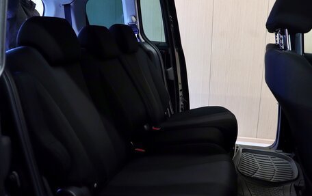 Mazda Premacy III, 2016 год, 1 350 000 рублей, 19 фотография
