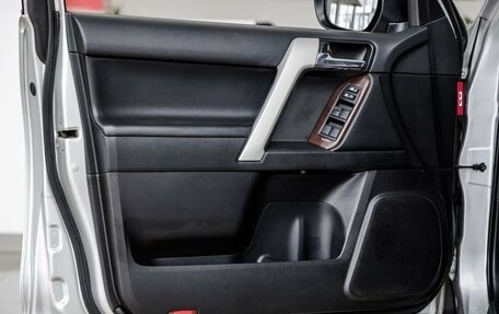 Toyota Land Cruiser Prado 150 рестайлинг 2, 2014 год, 3 598 000 рублей, 13 фотография