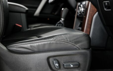 Toyota Land Cruiser Prado 150 рестайлинг 2, 2014 год, 3 598 000 рублей, 27 фотография