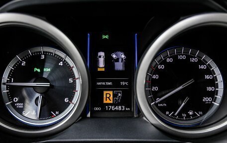 Toyota Land Cruiser Prado 150 рестайлинг 2, 2014 год, 3 598 000 рублей, 40 фотография