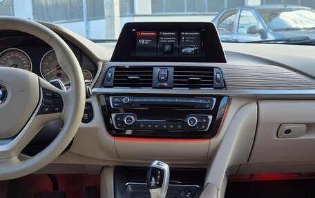 BMW 3 серия, 2011 год, 1 950 000 рублей, 15 фотография