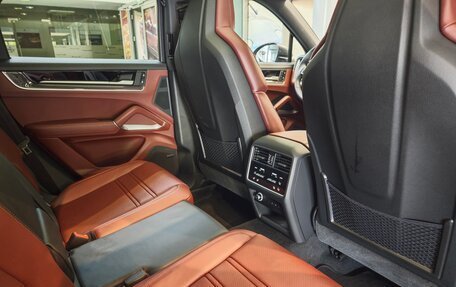 Porsche Cayenne III, 2024 год, 19 500 000 рублей, 20 фотография
