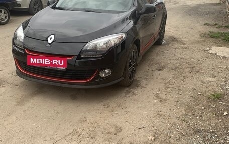 Renault Megane III, 2013 год, 900 000 рублей, 2 фотография