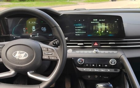 Hyundai Elantra, 2023 год, 2 100 000 рублей, 12 фотография