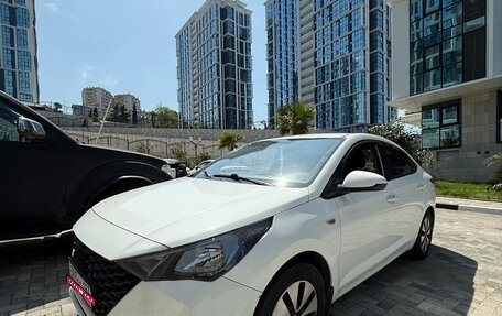 Hyundai Solaris II рестайлинг, 2020 год, 1 350 000 рублей, 1 фотография