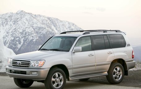 Toyota Land Cruiser 100 рестайлинг 2, 2006 год, 2 950 000 рублей, 1 фотография