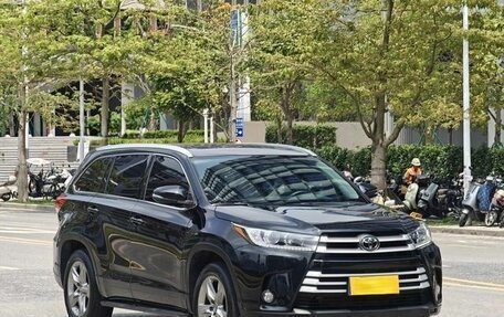 Toyota Highlander III, 2021 год, 2 500 900 рублей, 1 фотография