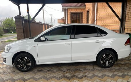 Volkswagen Polo VI (EU Market), 2015 год, 677 000 рублей, 2 фотография