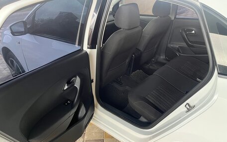 Volkswagen Polo VI (EU Market), 2015 год, 677 000 рублей, 11 фотография
