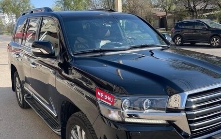 Toyota Land Cruiser 200, 2017 год, 7 750 000 рублей, 2 фотография