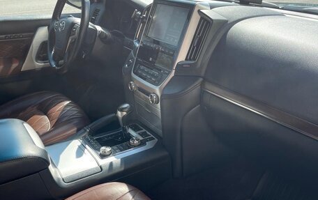 Toyota Land Cruiser 200, 2017 год, 7 750 000 рублей, 7 фотография